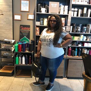 Meet your Posher, Ulyessia kimberly